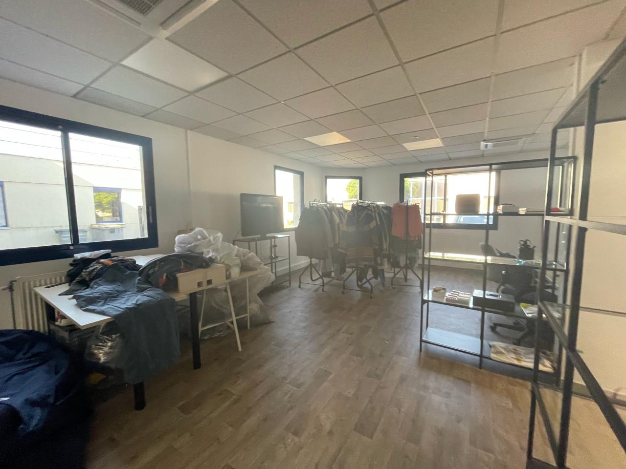 Local d'activité Saint-Genis-Laval 375m² Location local d'activité Saint-Genis-Laval Rhône OLACT2109379 1